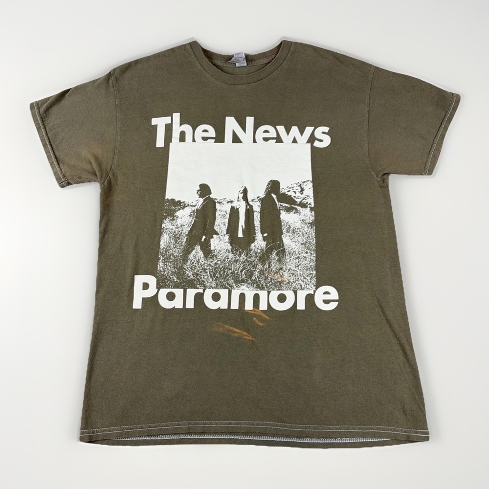 Gildan Paramore The News T-Shirt Mens Large Olive Green Band Tee This Is Why‎